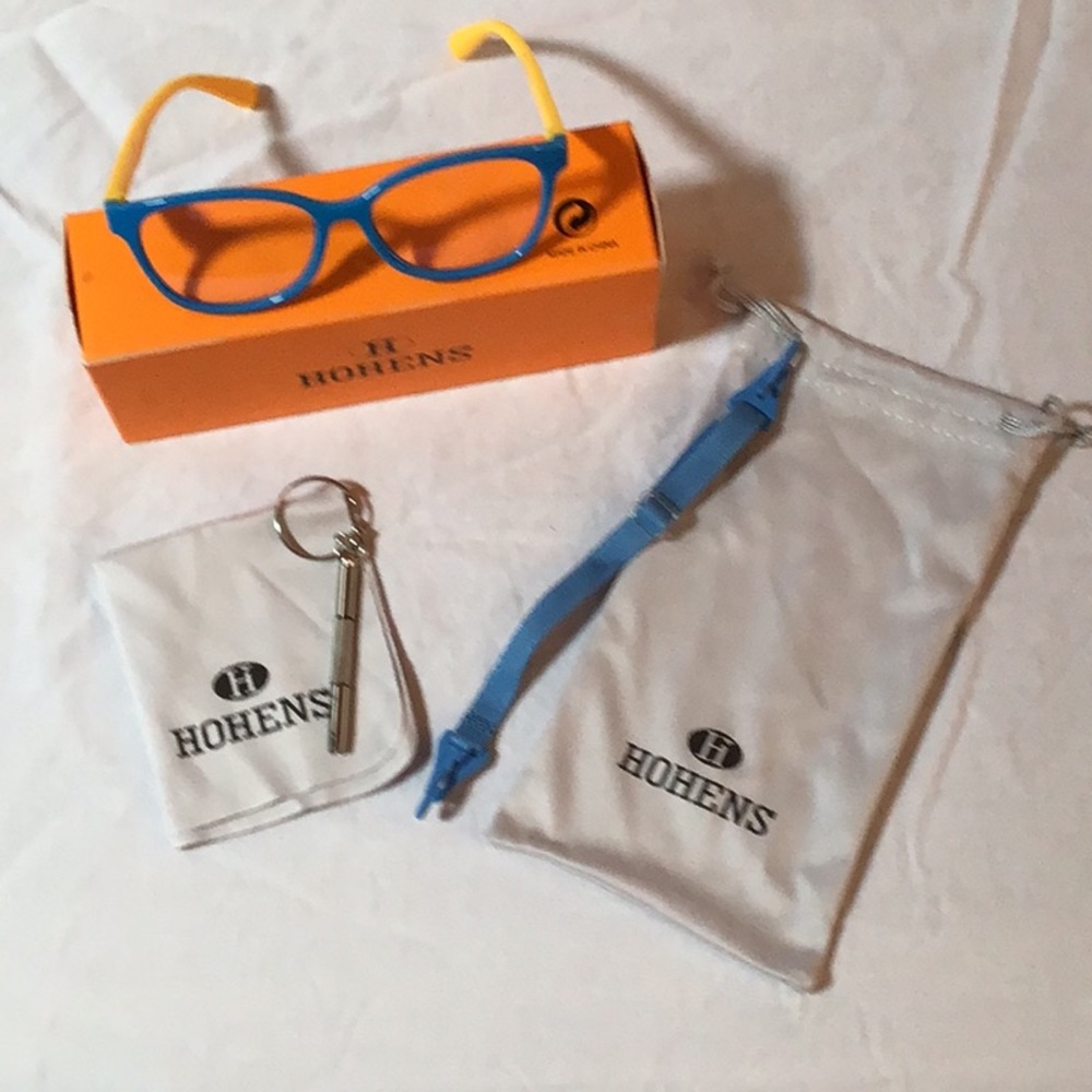 428 ⭐️NIB Hohens Kids Blue Light Blocking Glasses⭐️